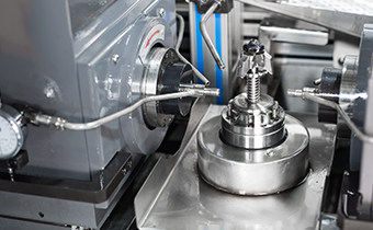 Grinding axis perpendicular adjust structure Grinding axis perpendicular adjust structure