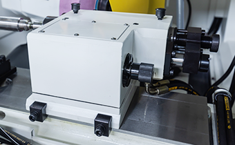 Center high fine-tuning oil pressure automatic tailstock (optional)